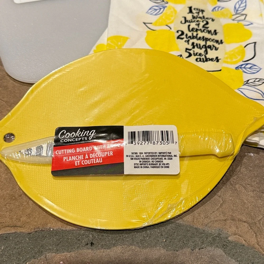 NWT Lemon Cutting Board with Knife, and Two Lemon Towel Bundle